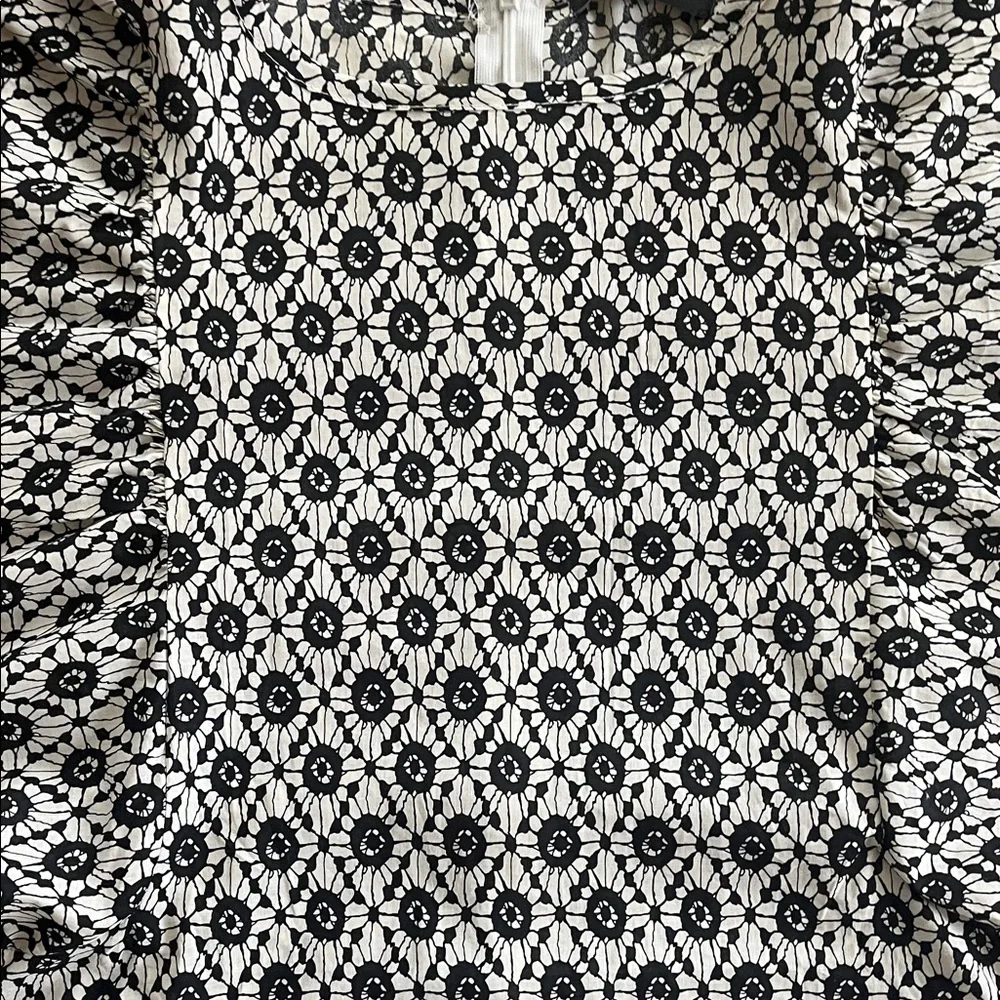 Beulah Top Size ONE Black White Long Puff Sleeve Lace-Like Pattern - Picture 5 of 13